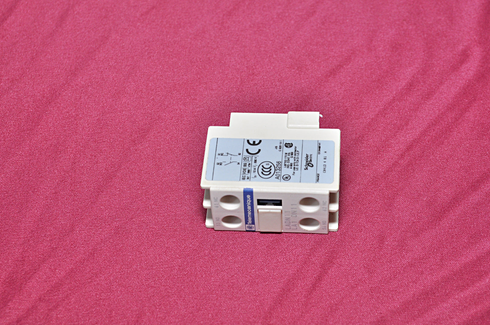 Lot of 2x telemecanique ladn11 la1 dn11 auxiliary contact block