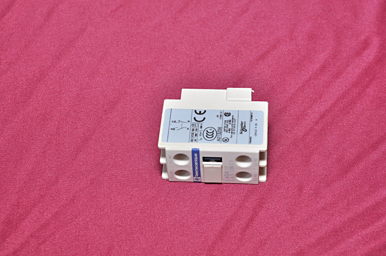 Lot of 2x telemecanique ladn11 la1 dn11 auxiliary contact block