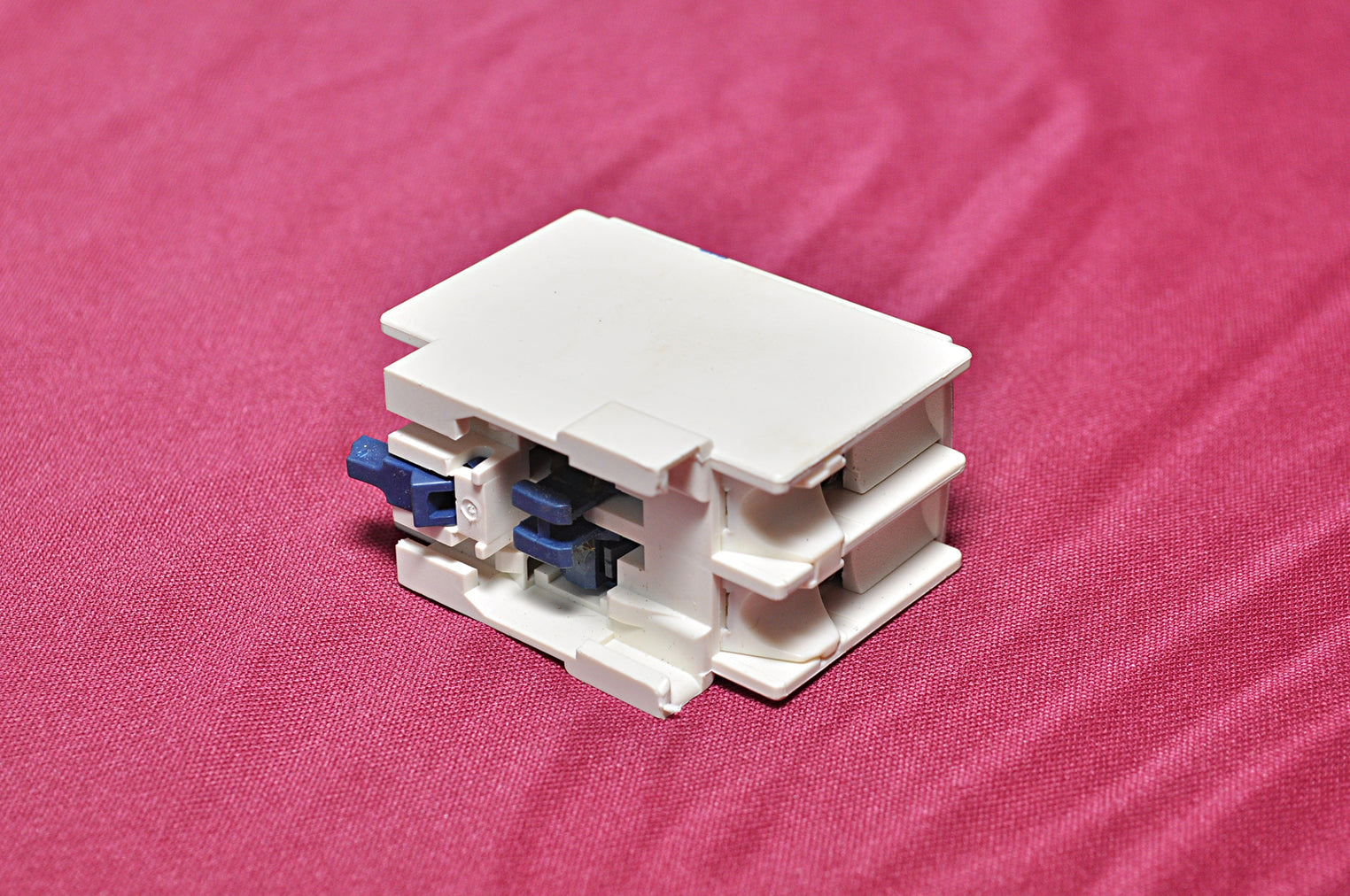 Lot of 2x telemecanique ladn11 la1 dn11 auxiliary contact block