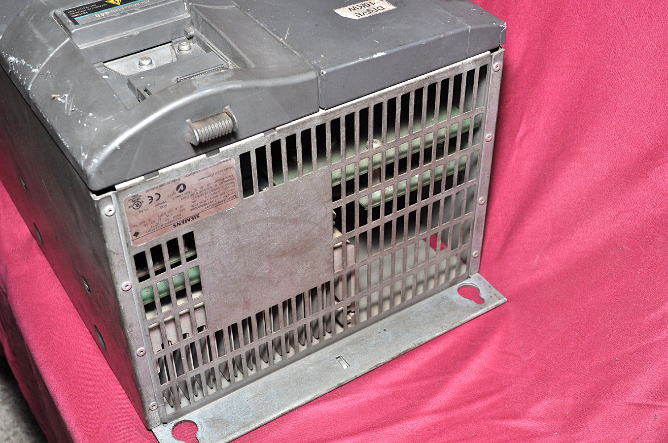 Siemens micromaster 440 6se6440-2ud31-5da1 15kw