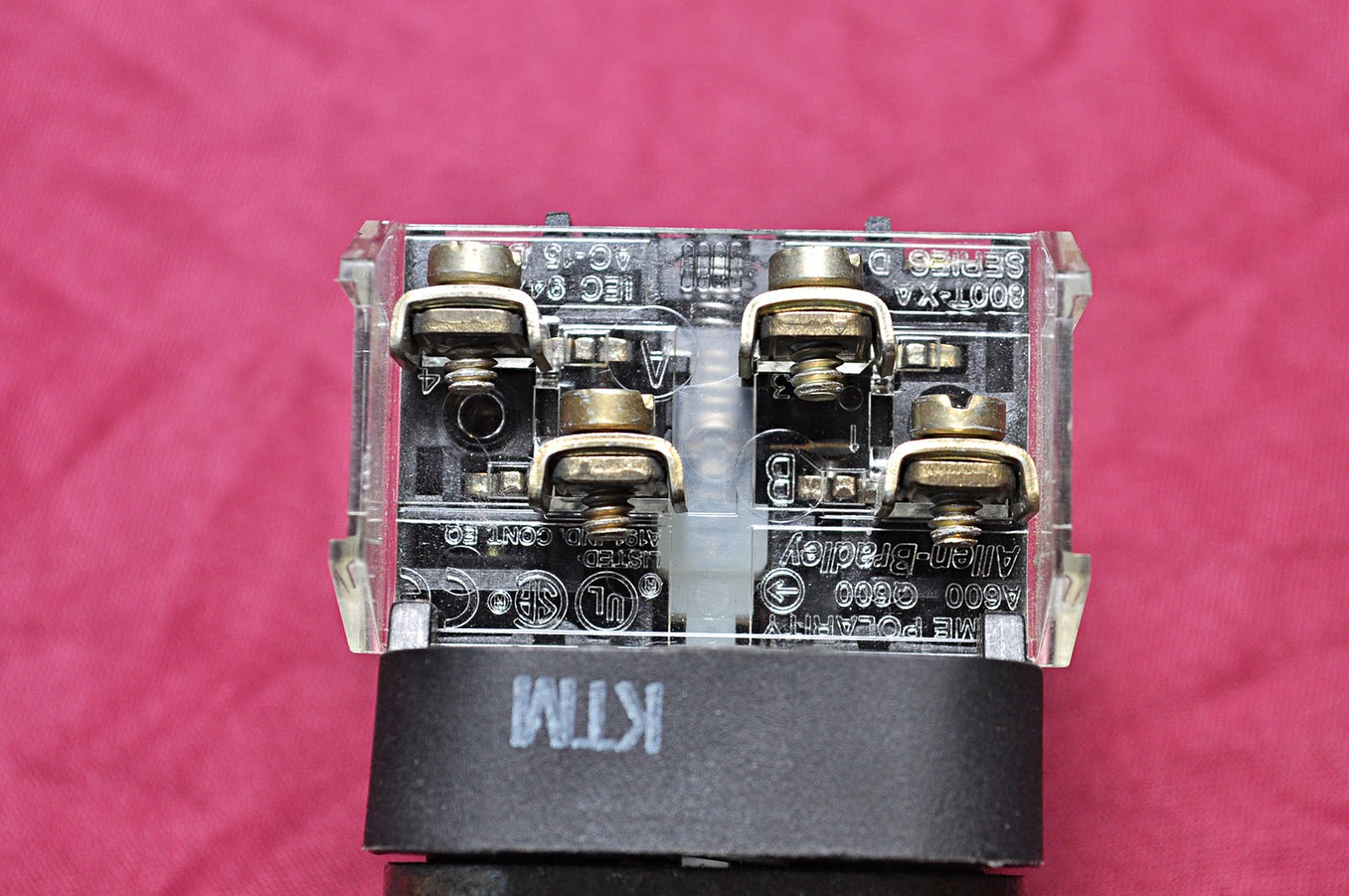 ALLEN BRADLEY 800T-QB24 ILLUMINATED PUSH BUTTON