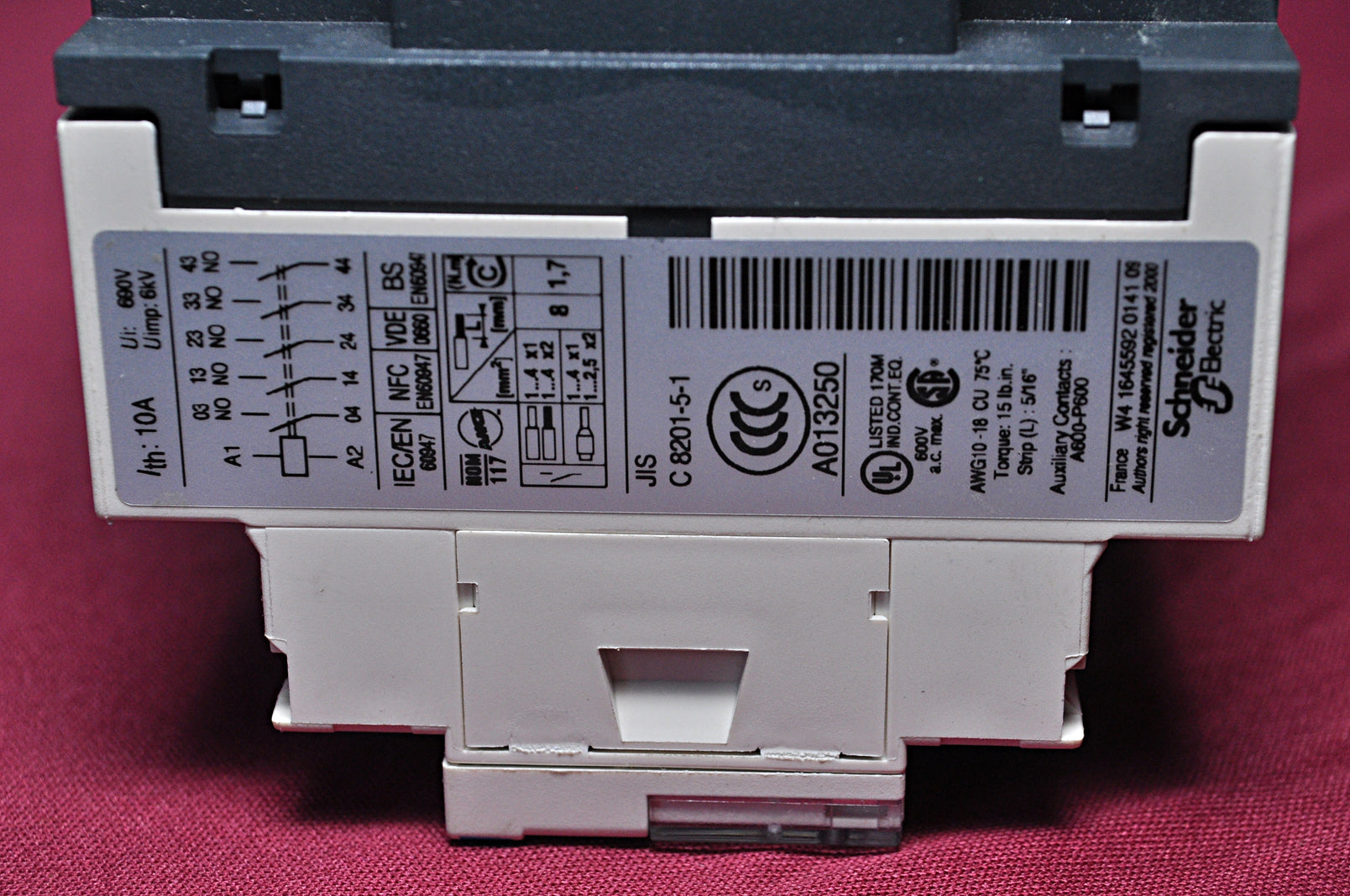 Telemecanique cad50f7 control relay 110v 50/60hz 6kv