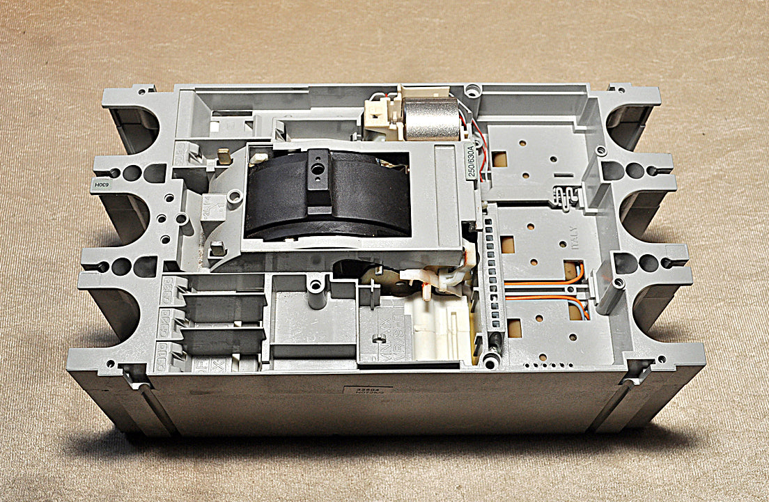 Schneider electric ns400-630 500v