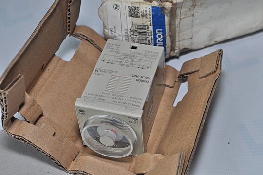 OMRON H3CR-H8L TIMER