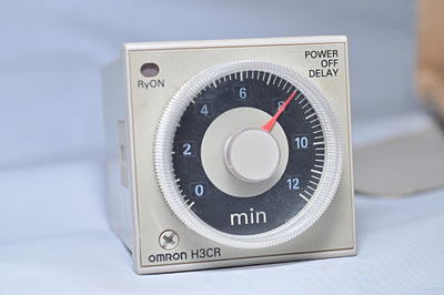 OMRON H3CR-H8L TIMER