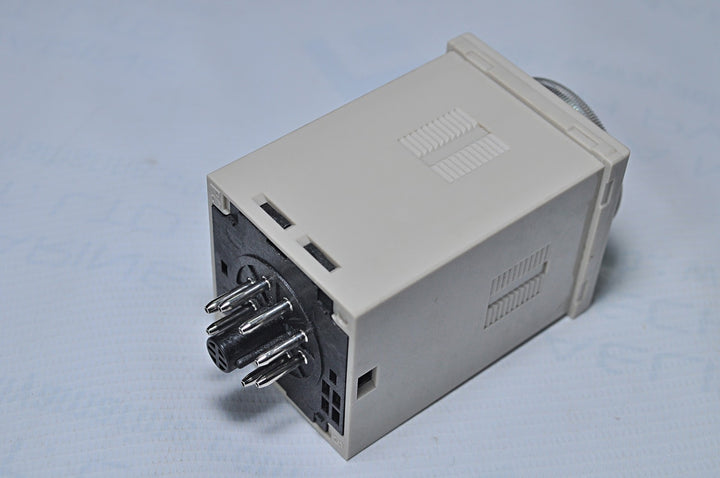 OMRON H3CR-H8L TIMER