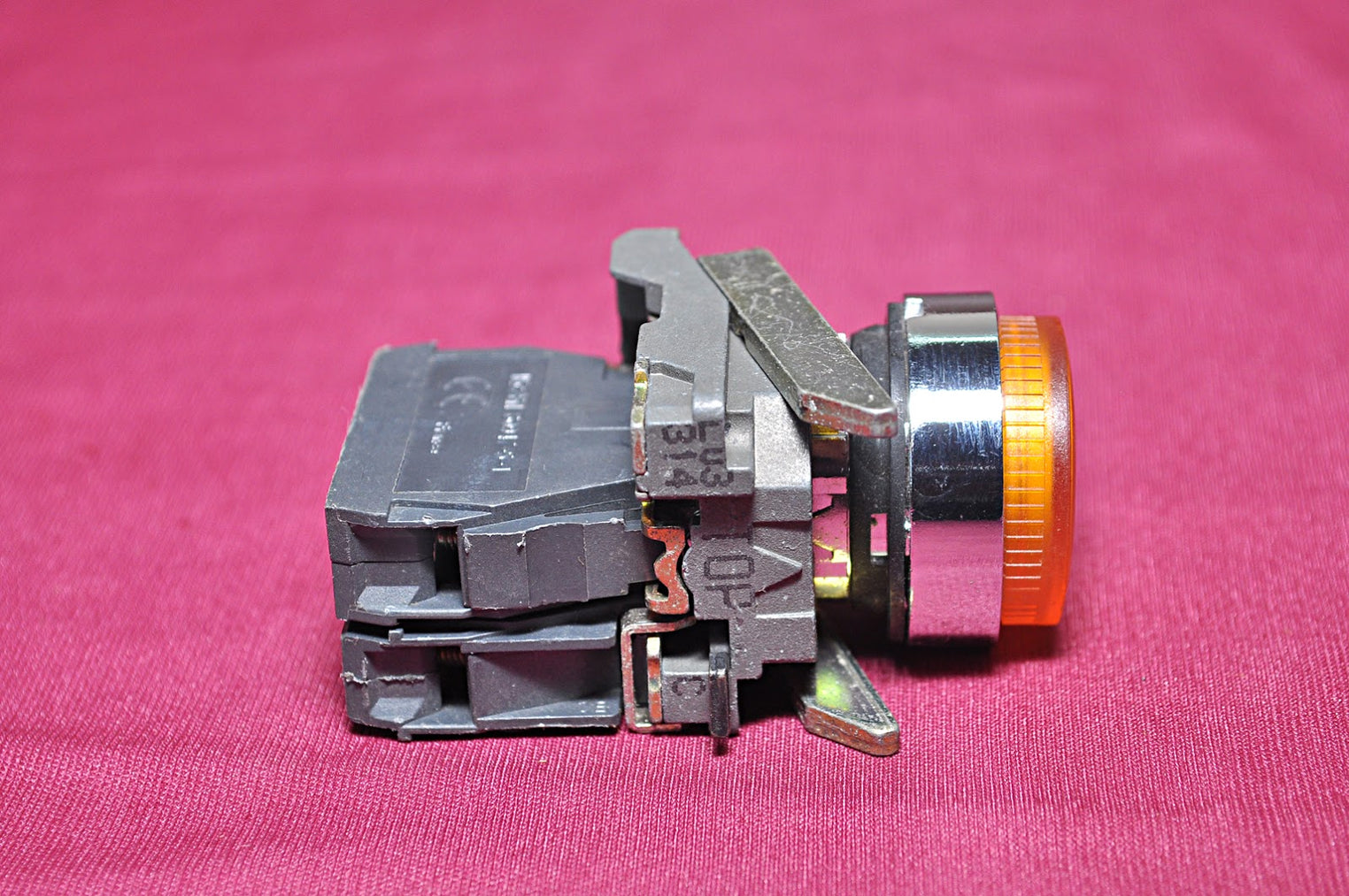 IEC/EN 60947-5-1PUSH BUTTON