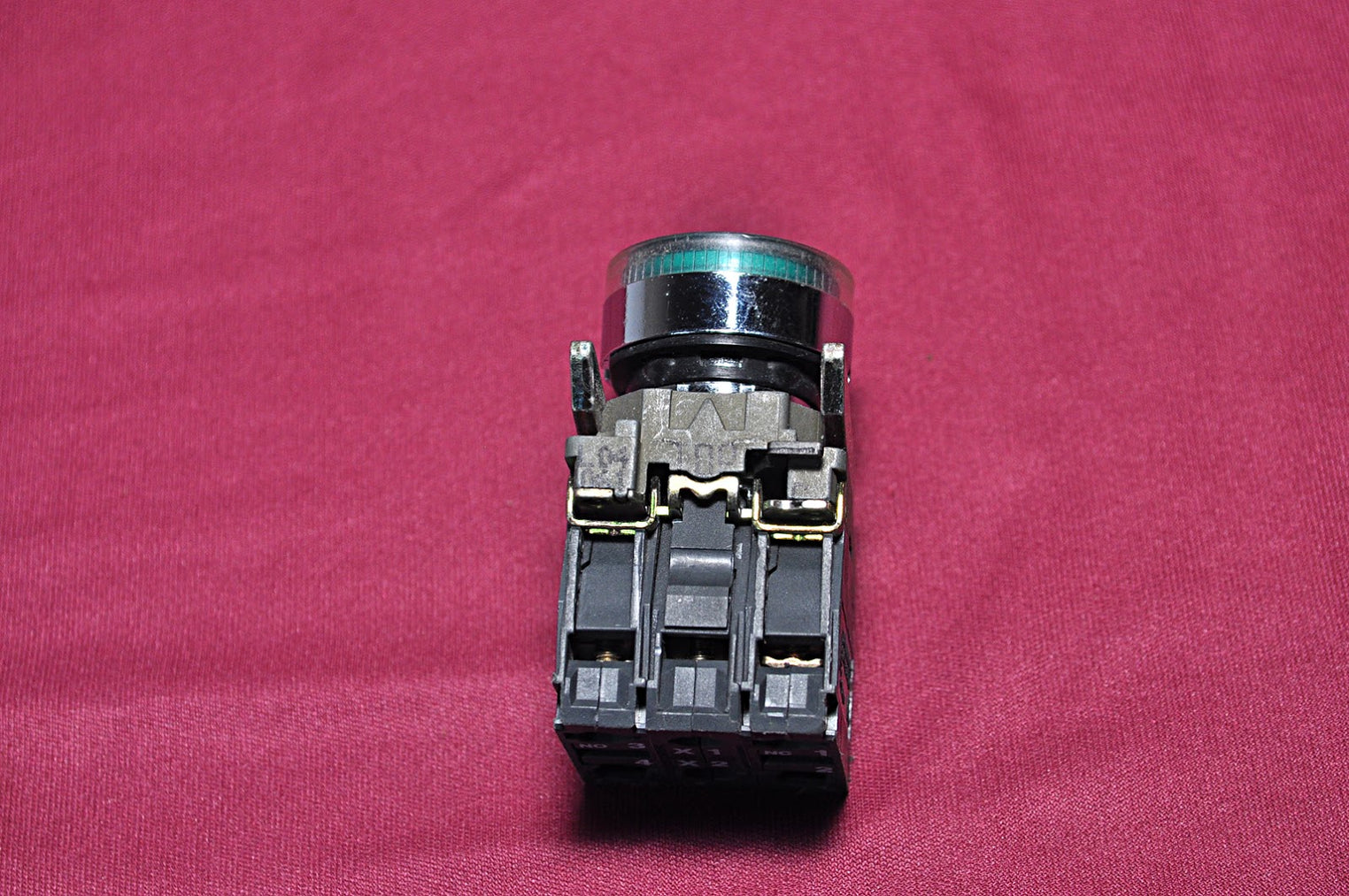 Telemecanique zbe-101 230vac illuminated psh button