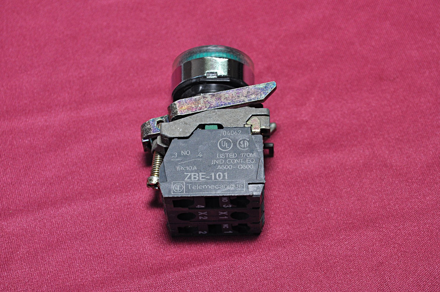Telemecanique zbe-101 230vac illuminated psh button