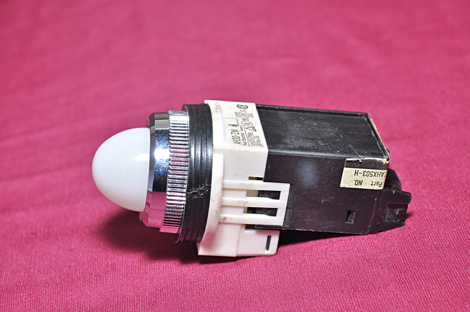 FUJI ELECTRIC WHITE INDICATOR COMMAND SWITCH AH30-ZM H