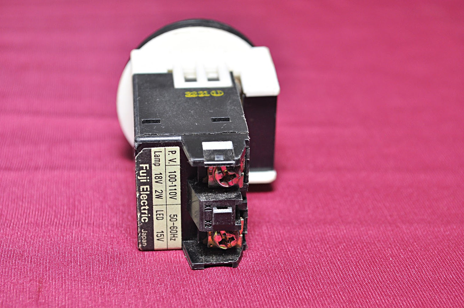 FUJI ELECTRIC WHITE INDICATOR COMMAND SWITCH AH30-ZM H