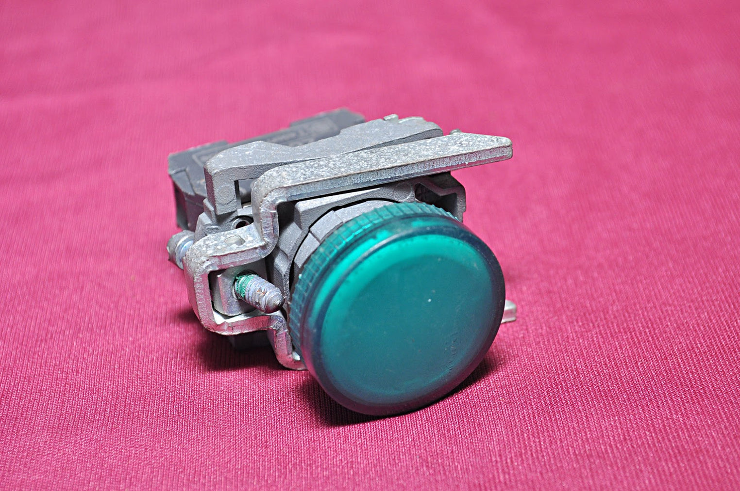 SCHNEIDER ELECTIRC-110 TO 120 AT 50/60 HZ, GREEN LED PILOT LIGHT