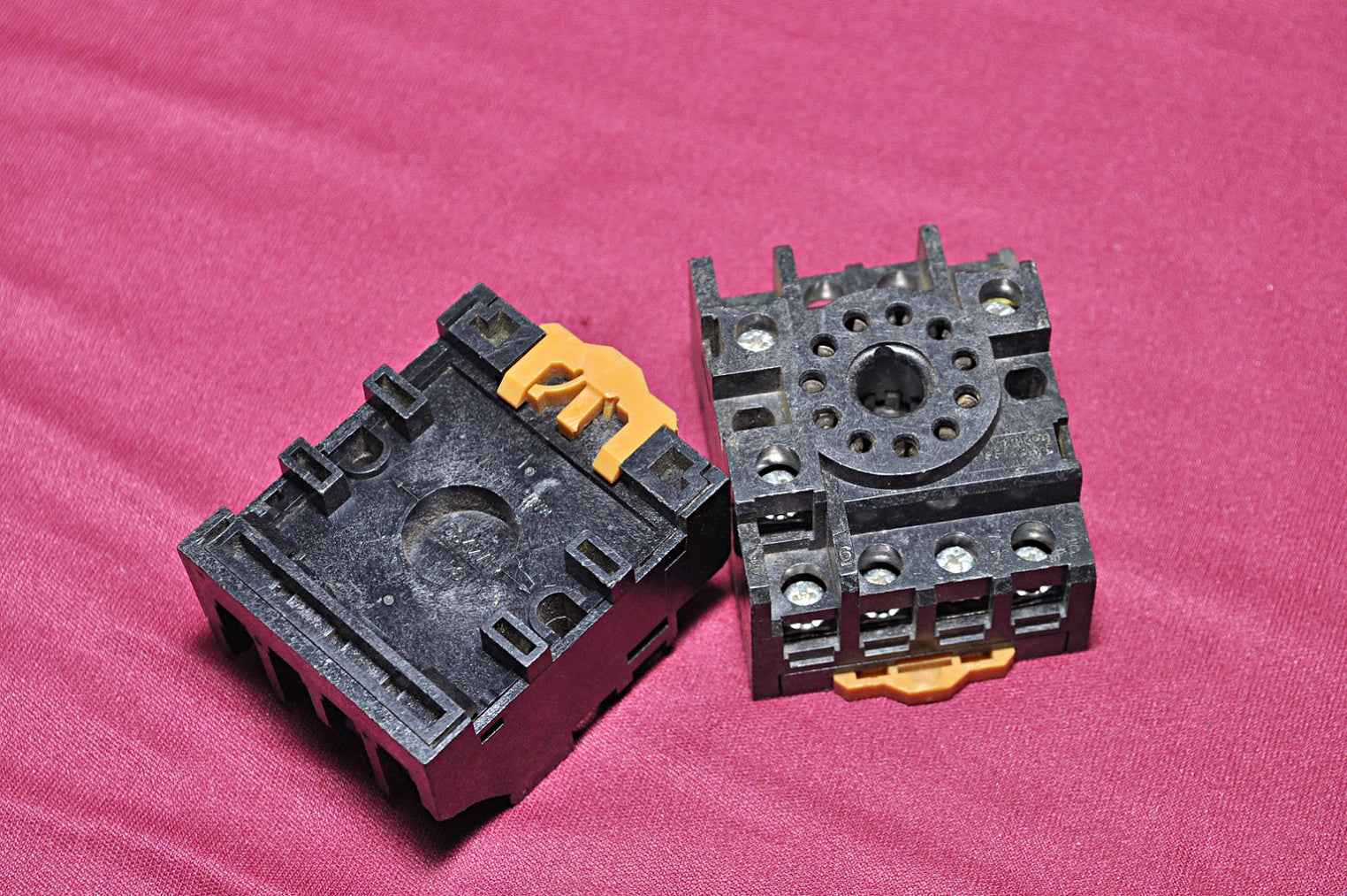 OMRON PF113A-E 11 PIN MK3P RELAY BASE