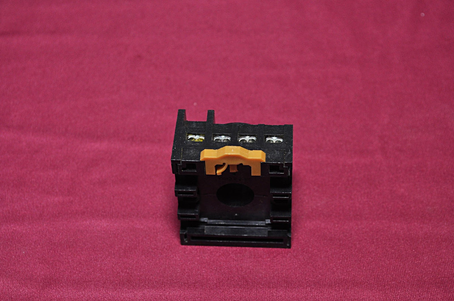 OMRON PF113A-E 11 PIN MK3P RELAY BASE