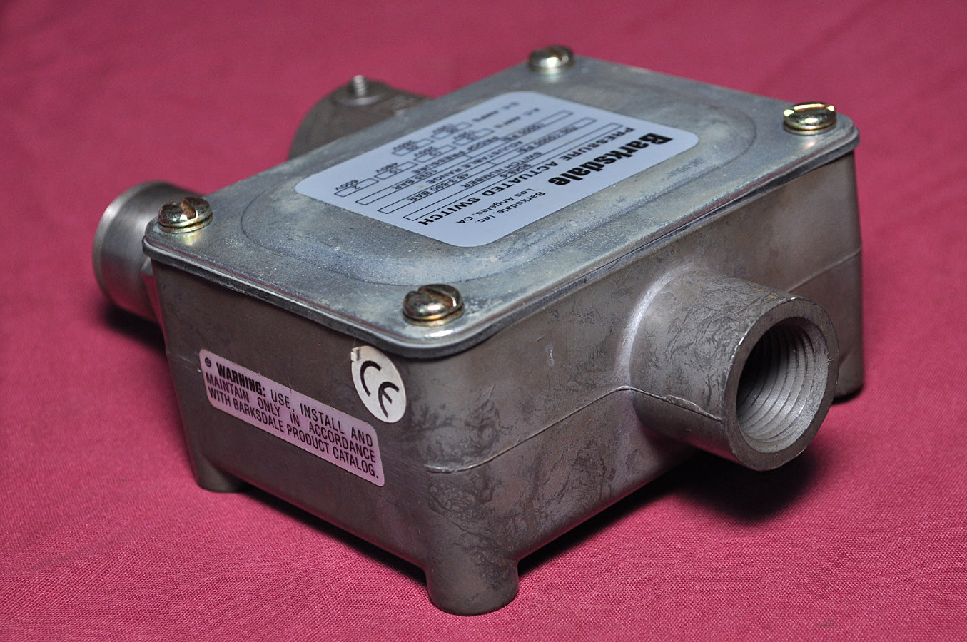 Barksdale 9048-6 pressure switch