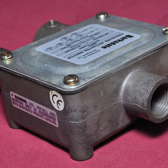 Barksdale 9048-6 pressure switch