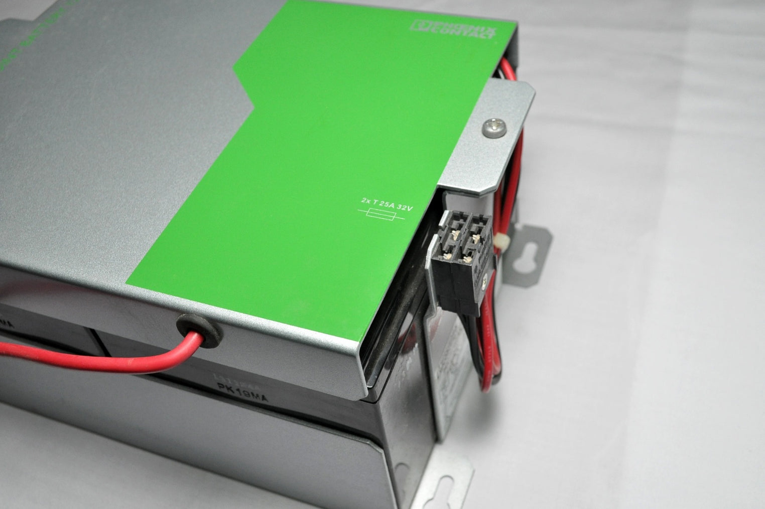 Phoenix contact quint-bat/24dc/12ah battery module