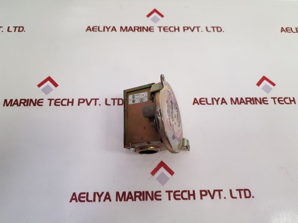 Dwyer Instruments 1910-00