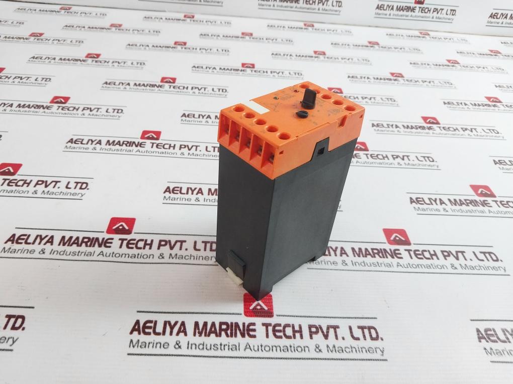 E.Dold & Sohne Ba9042 Unbalance Relay 120V 60Hz