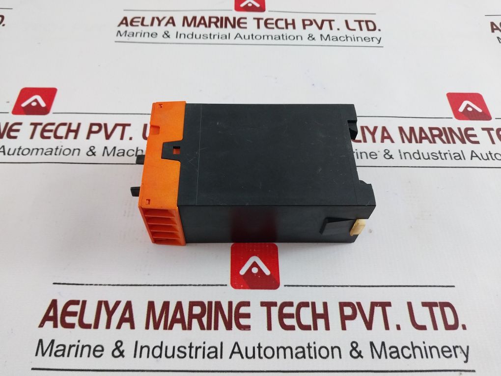E.Dold U.Sohne Ba 9043/001 Voltage Relay