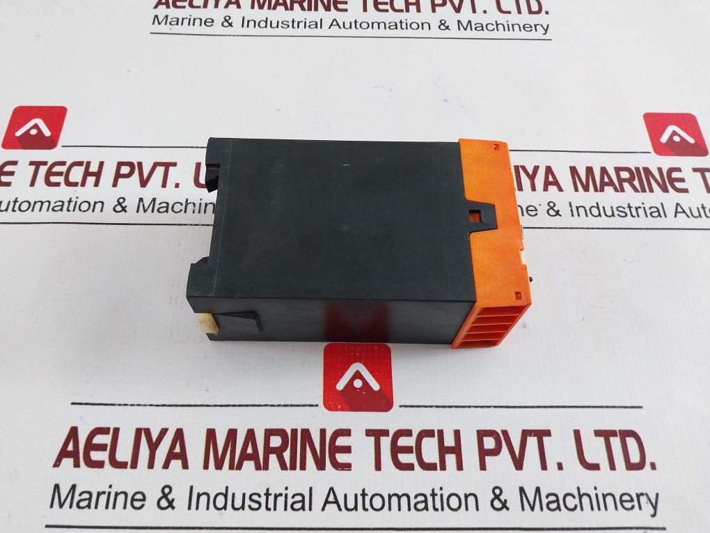 E.Dold U.Sohne Ba 9043/001 Voltage Relay