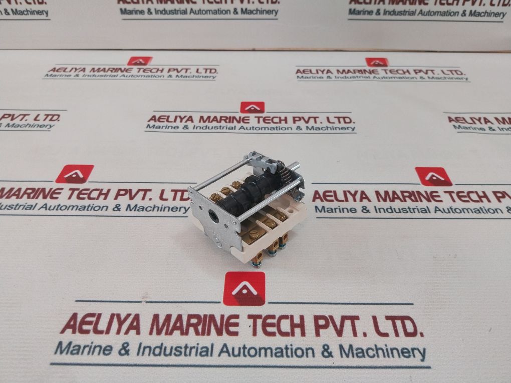 E.G.O. 521.873 Rotary Switch 32A 250V