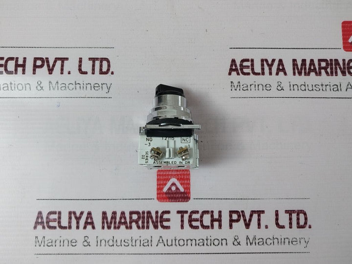 Eaton 10250T/91000T Push Button