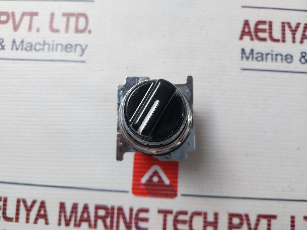 Eaton 10250T/91000T Push Button Switch