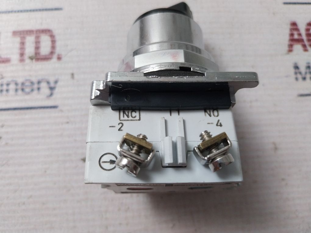 Eaton 10250T/91000T Push Button Switch