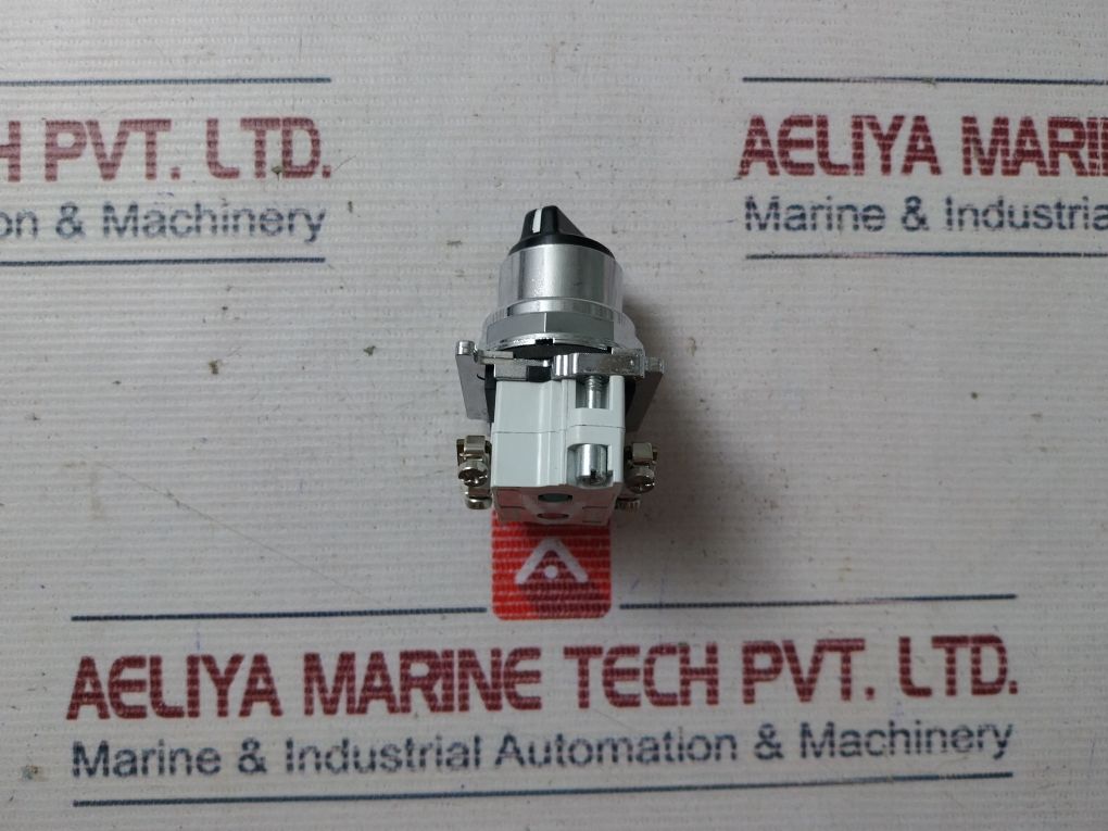 Eaton 10250T/91000T Push Button Switch