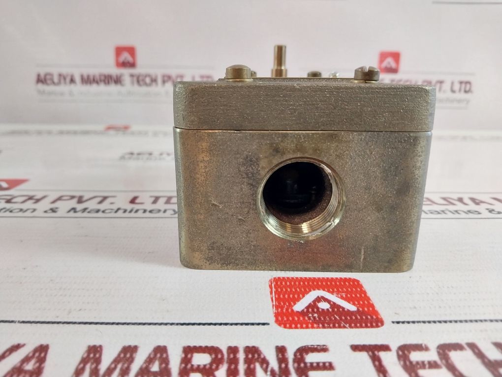 Eaton 10316H2168 Limit Switch