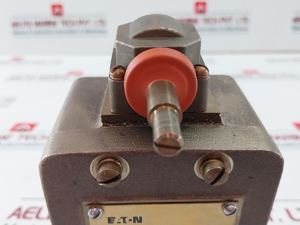 Eaton 10316H2168 Limit Switch Rotary Head B038