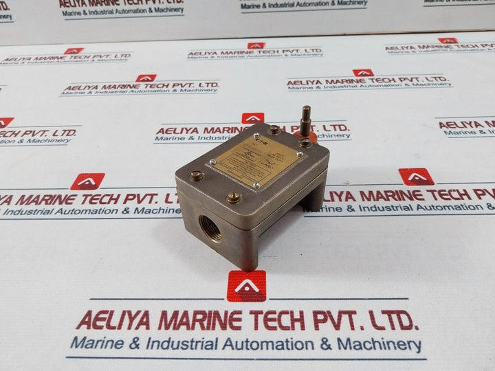 Eaton 10316H2168 Limit Switch Rotary Head B038