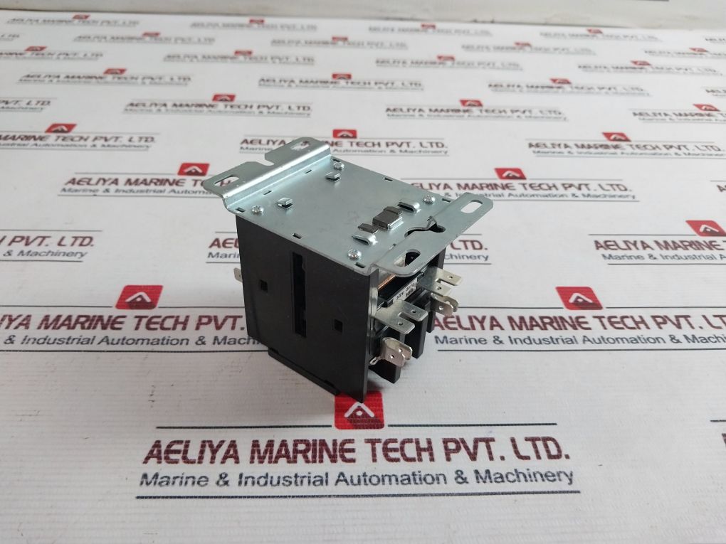 Eaton 30 Amp Res Magnetic Contactor 50Hz/60Hz