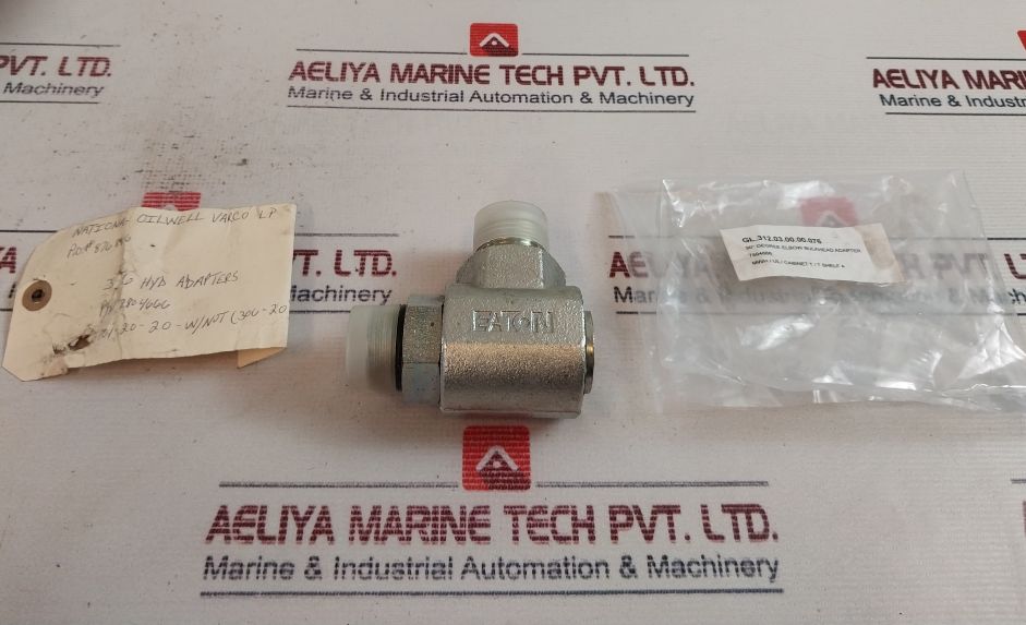 Eaton 7804666 90° Degree Elbow Bulkhead Adapter