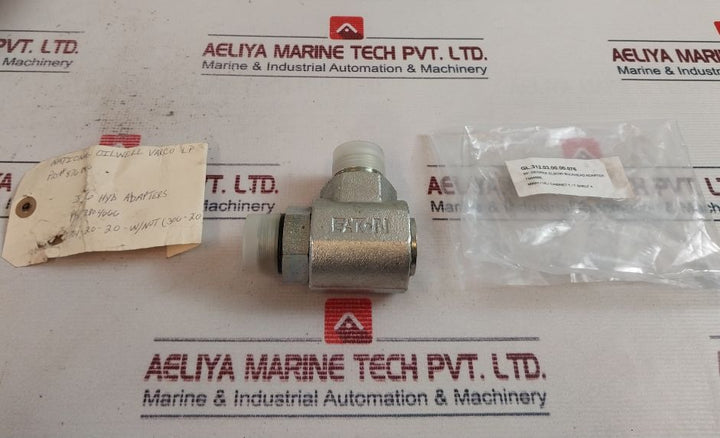 Eaton 7804666 90° Degree Elbow Bulkhead Adapter