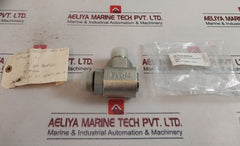 Eaton 7804666 90° Degree Elbow Bulkhead Adapter