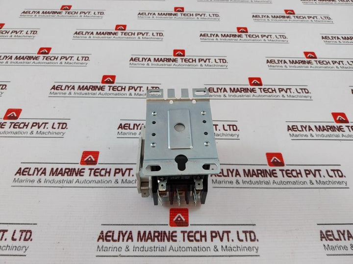 Eaton C25Dny112A Definite Purpose Contactor 87713-018-2