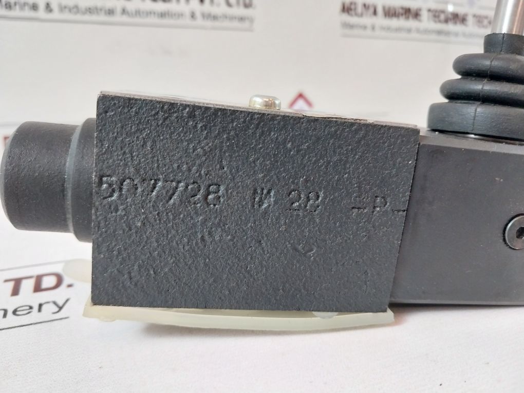 Eaton Dg17V-3-6N-60 Directional Control Valve