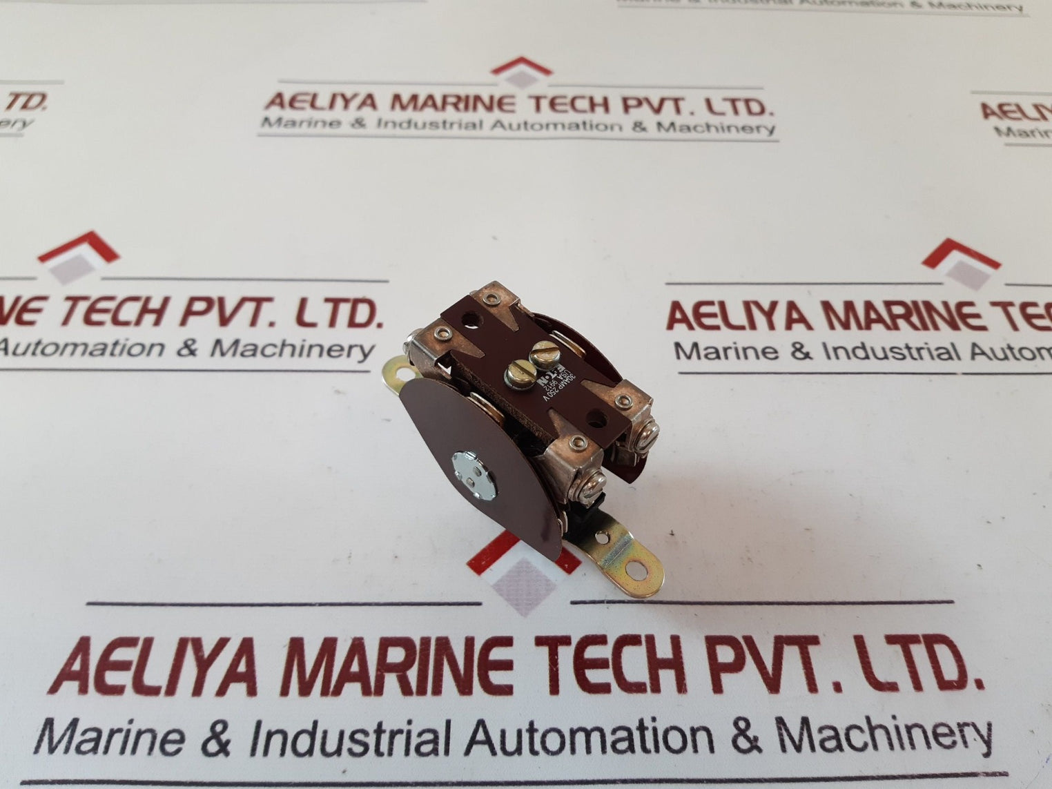 Set Of 2X Eaton E291 Main On/Off Switch 610220
