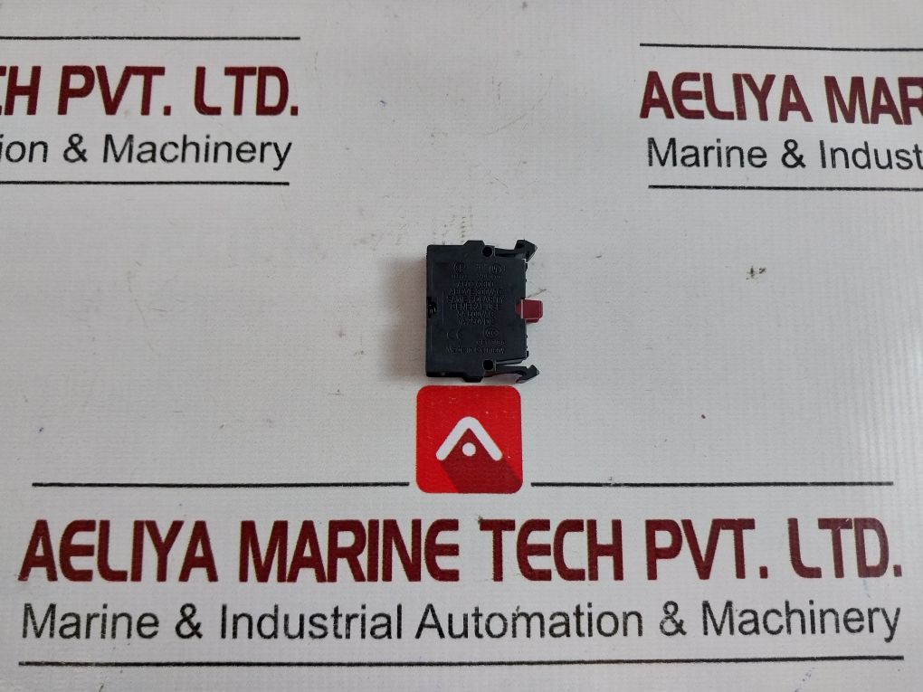 Lot Of 3X Eaton M22-k01 Contact Block