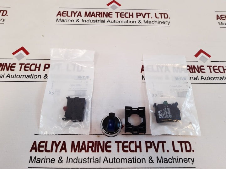 Eaton M22-k10 Contact Block With Modular Pushbutton Switch Set
