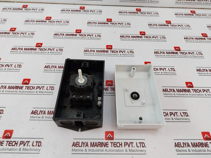 Eaton P1-25/I2/Svb Main Switch, Surface Mounting 25A 690V