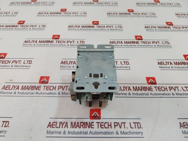 Eaton Xtcddp2P20 Contactor W/ Micro Switch 5E4 10T105 30Amp 50-60Hz