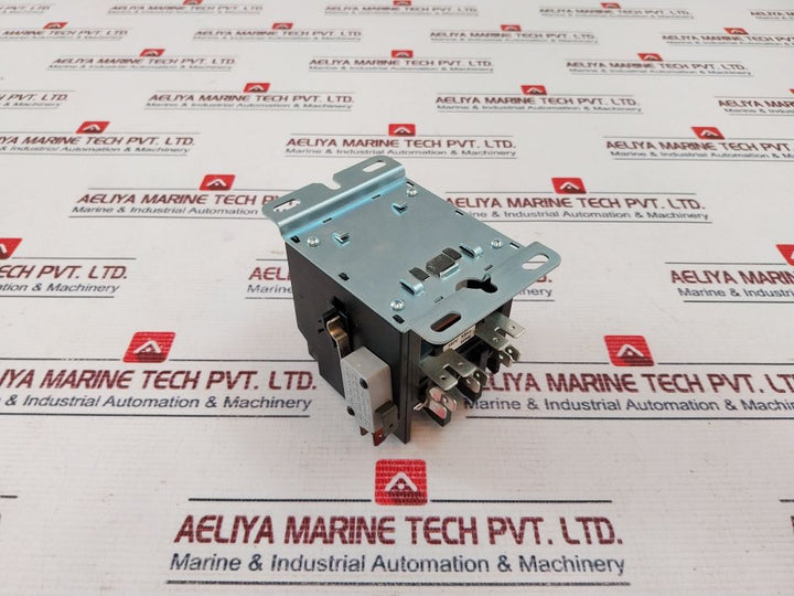 Eaton Xtcddp3P20 Ac Magnetic Contactor 30A 380V 50/60Hz