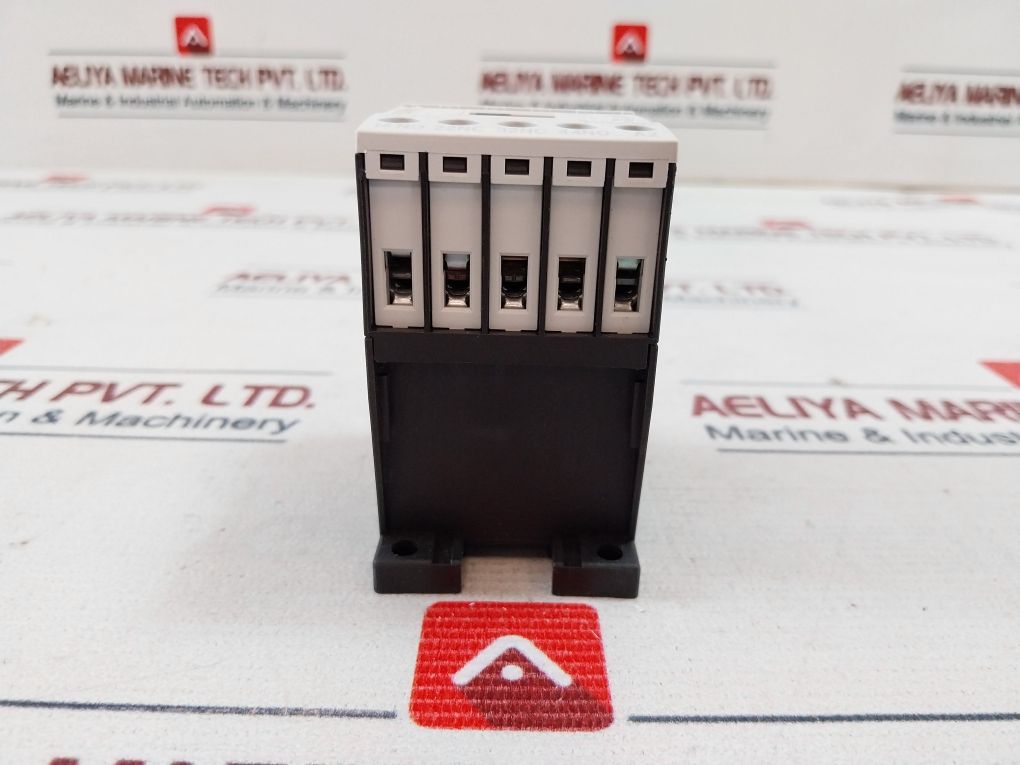 Eaton Xtre10B22 Contactor Relay