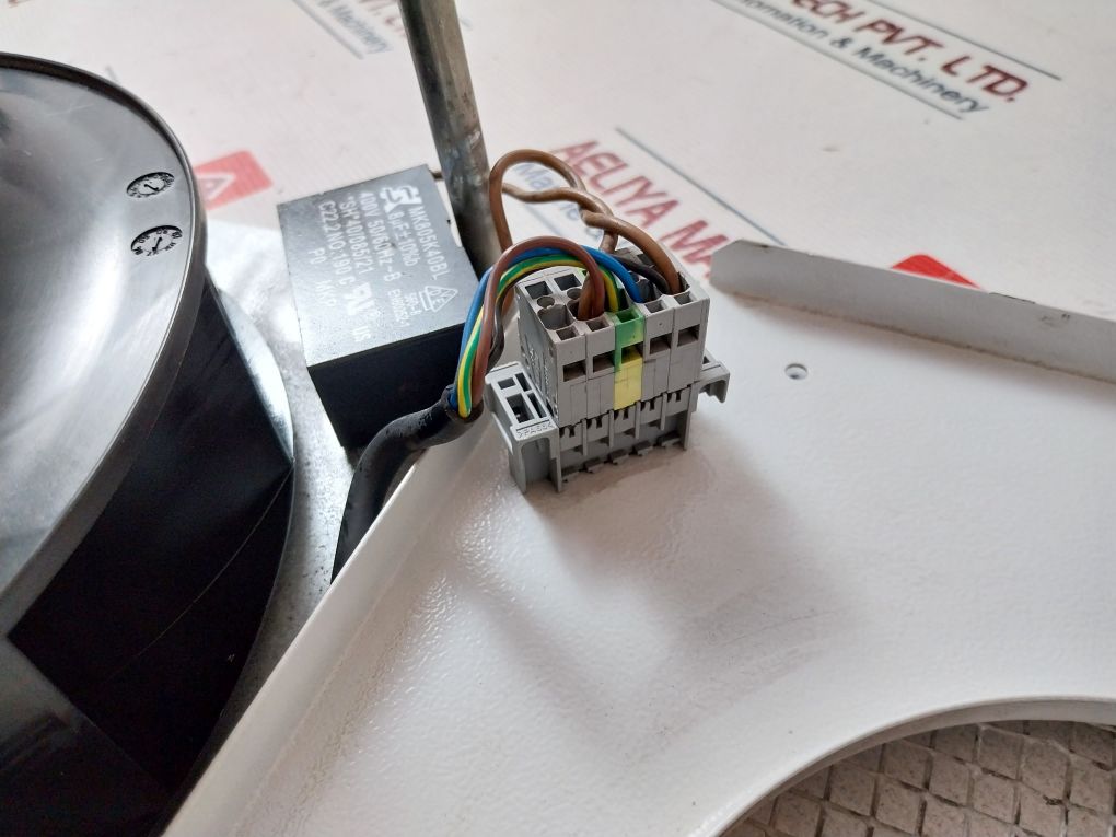 Ebmpapst R2E220-aa44-f5 Cooling Fan Thermally Protected