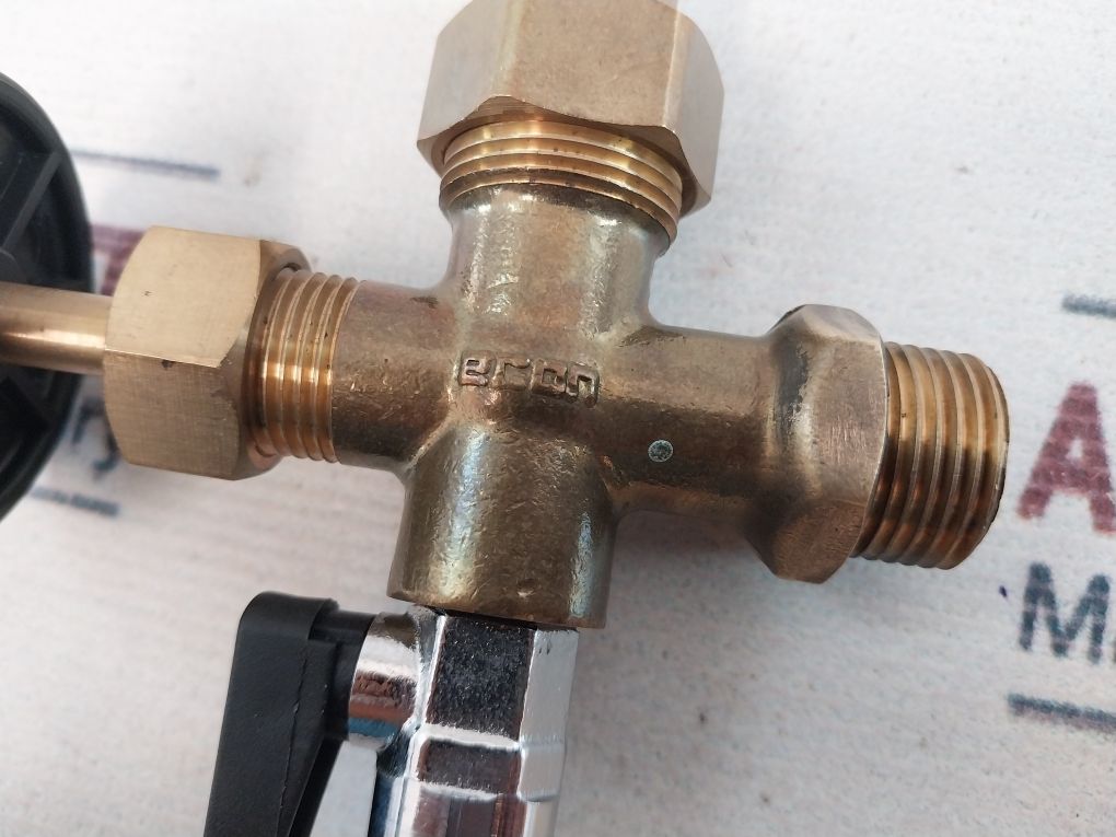 Econ 571 Level Gauge