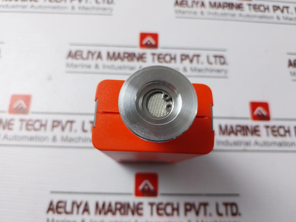 Edwards Apg-m-nw16 / D02171000 Active Pirani Gauge