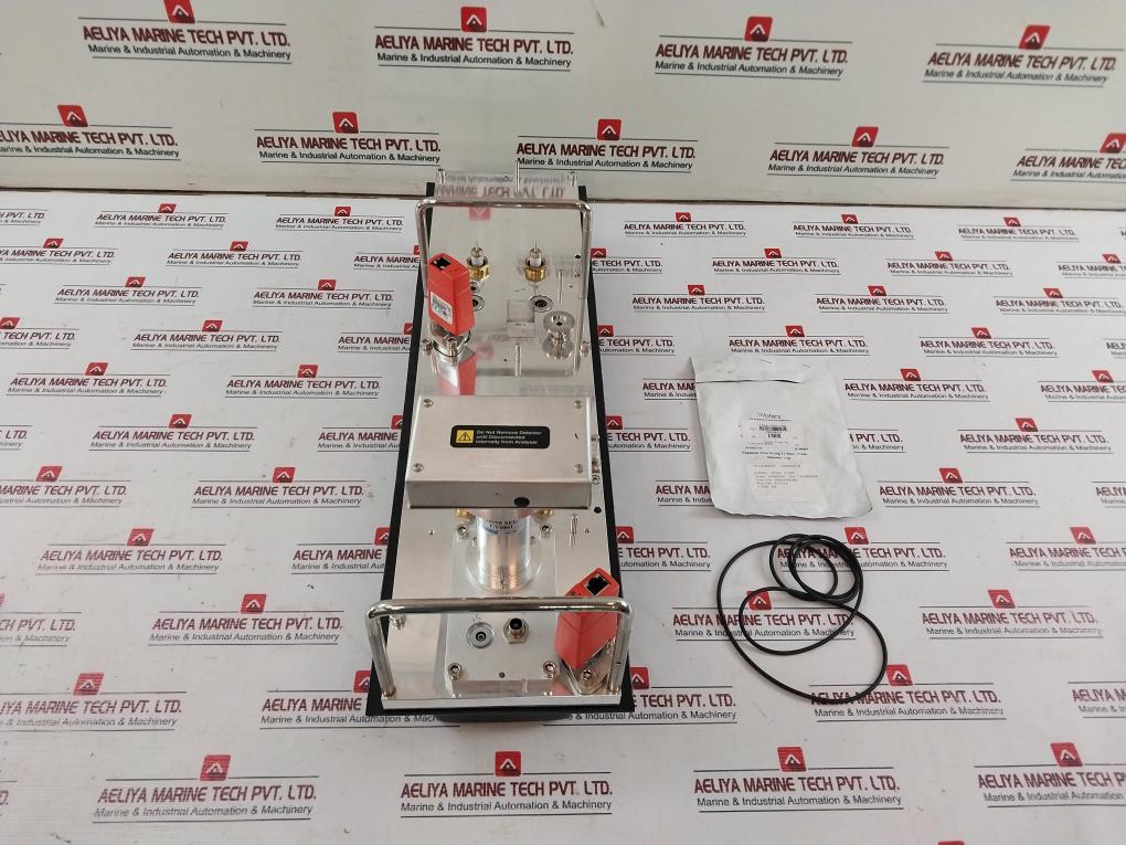 Edwards D02603000 Apg100-xlc Tandem W/Detector Lid Assy